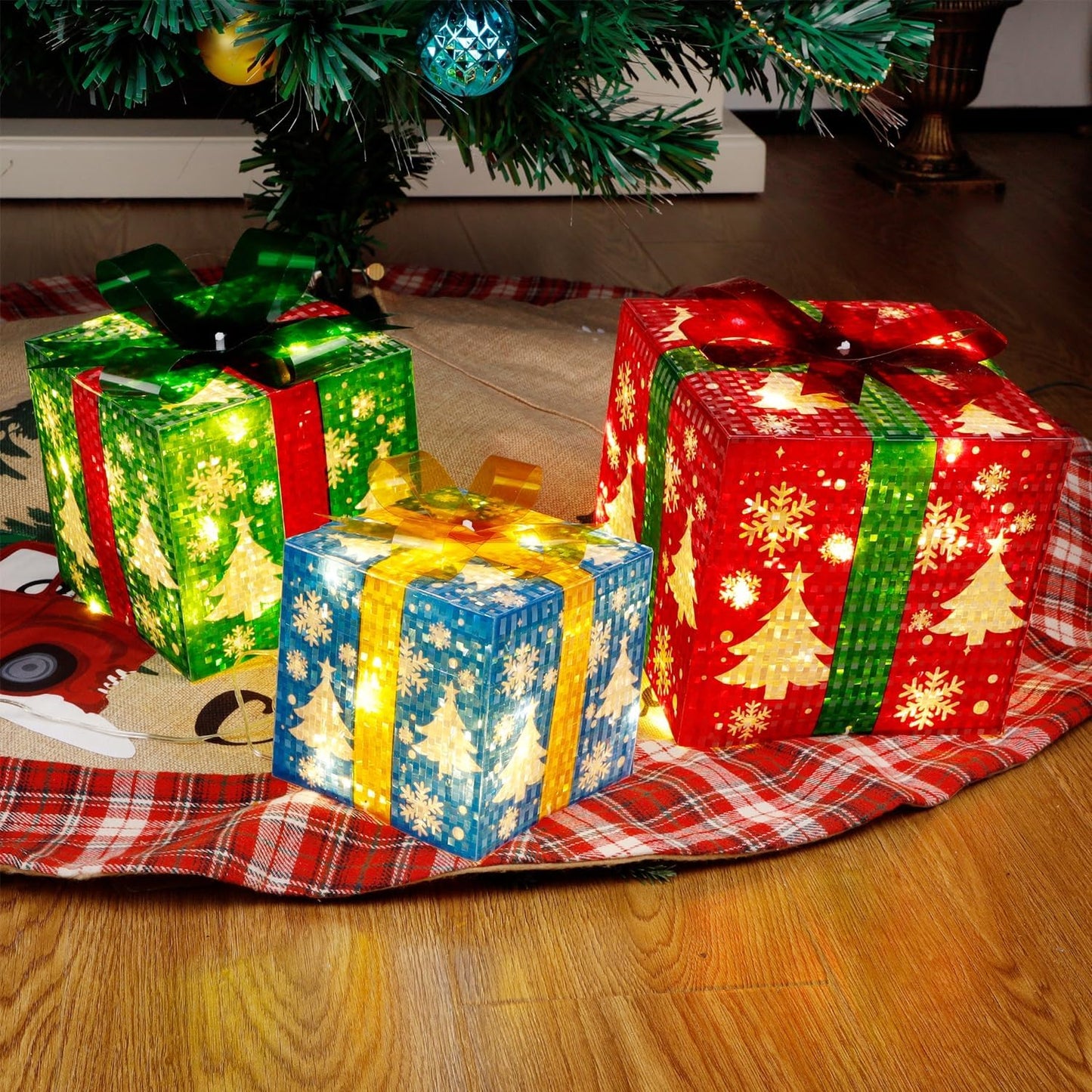 Illuminate Your Holidays with Our Set of 3 Stunning Lighted Gift Boxes - Perfect for Christmas Decor!