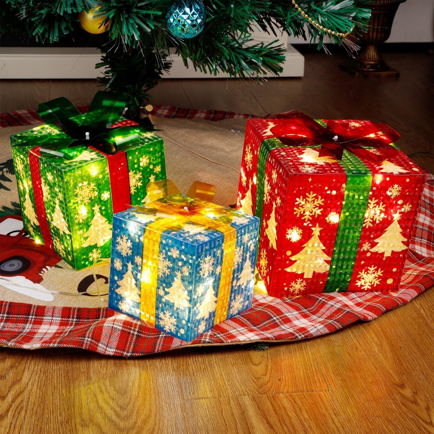 Illuminate Your Holidays with Our Set of 3 Stunning Lighted Gift Boxes - Perfect for Christmas Decor!