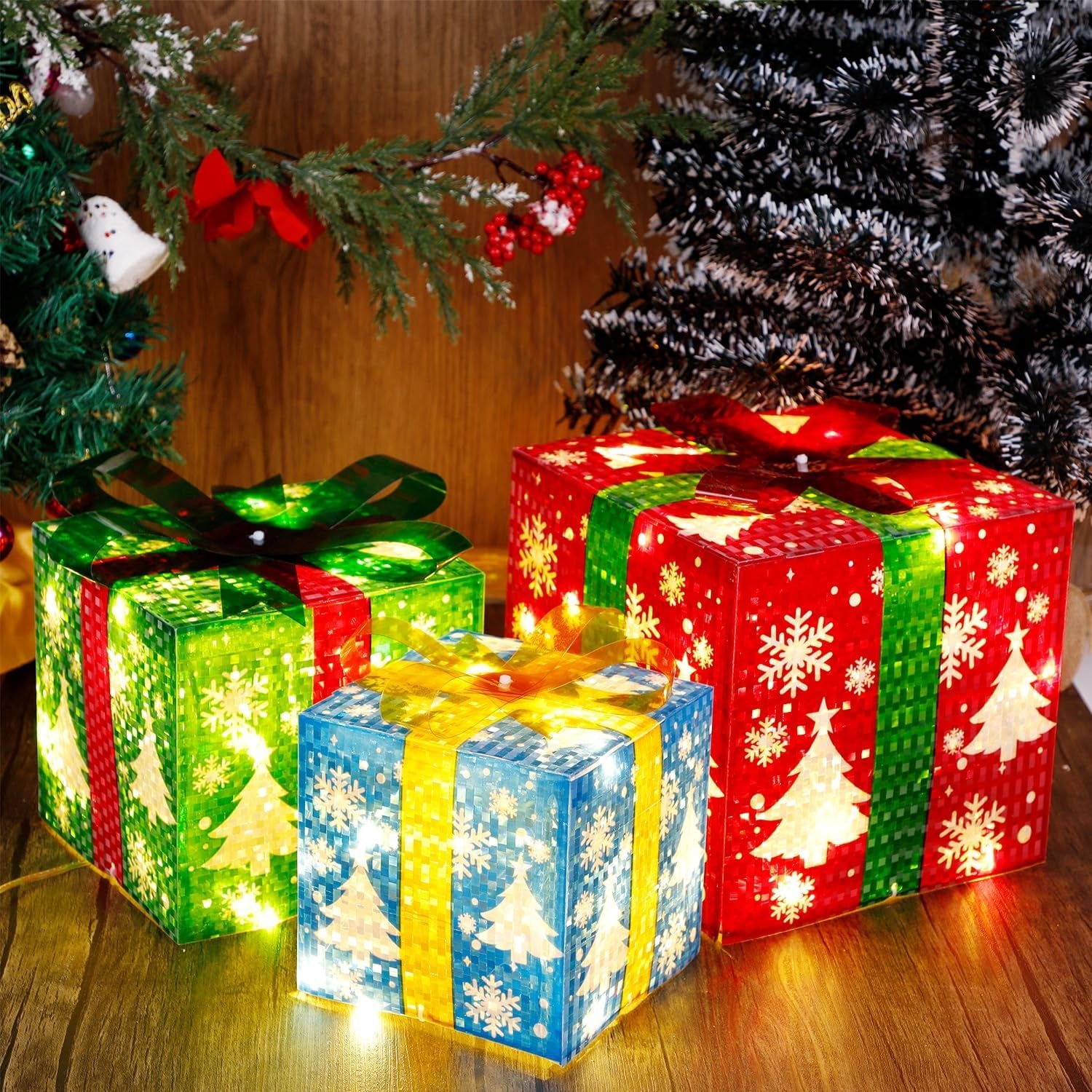 Illuminate Your Holidays with Our Set of 3 Stunning Lighted Gift Boxes - Perfect for Christmas Decor!