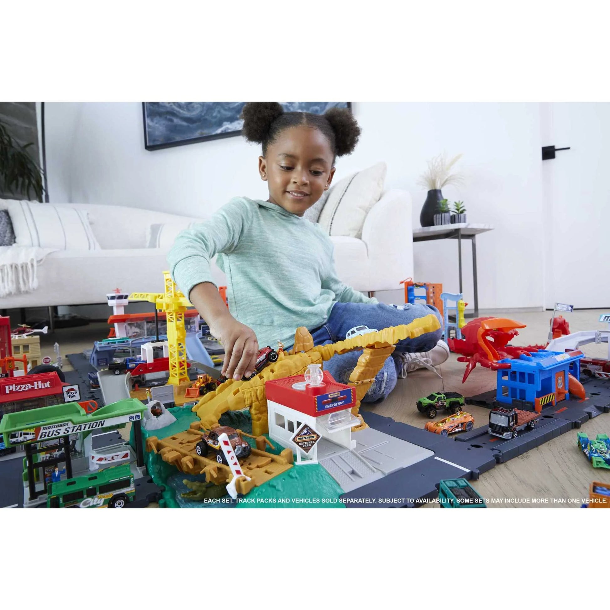 Exciting Hot Wheels City Downtown Car Park Playset - Ultimate Gift for Kids Aged 4 to 8!